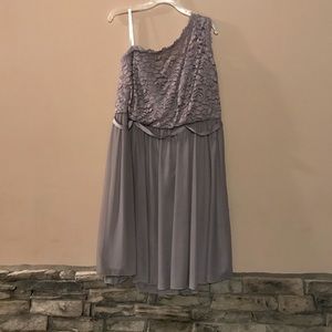 David’s bridal bridesmaid dress worn once